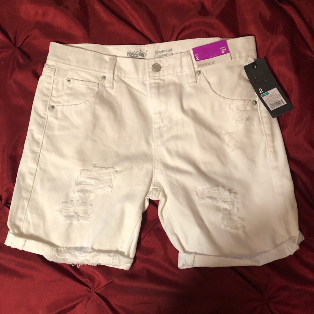 Sale⭐️White Denim Distressed Boyfriend Shorts - Picture 5 of 8